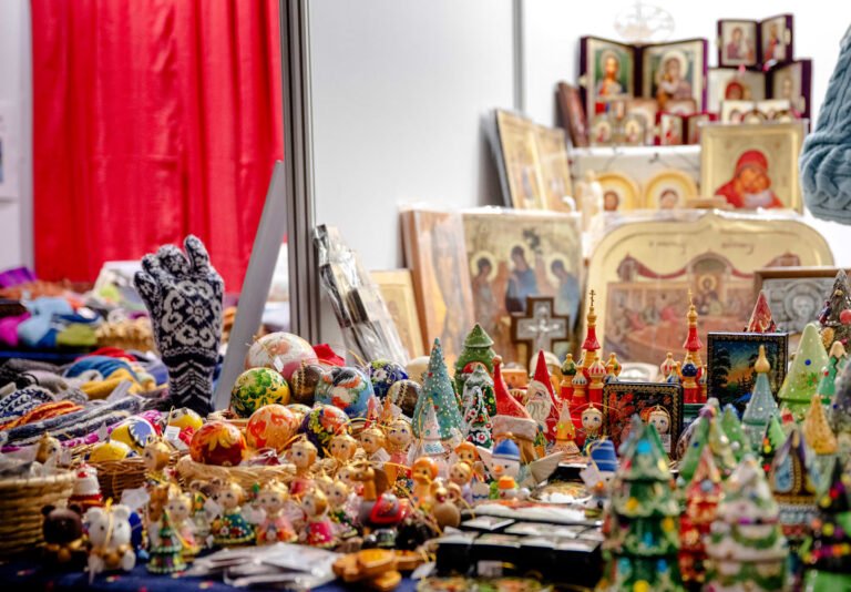 Участие связанного с Московским патриархатом монастыря в рождественной ярмарке стало предметом споров в Норвегии