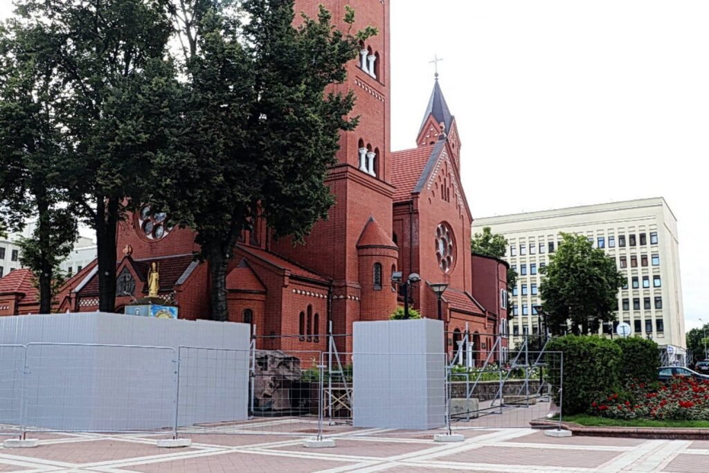 Authorities in Minsk did not allow believers to pray by the church wall