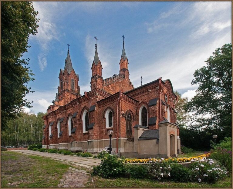 В российском Владимире у католиков требуют снять портрет репрессированного епископа