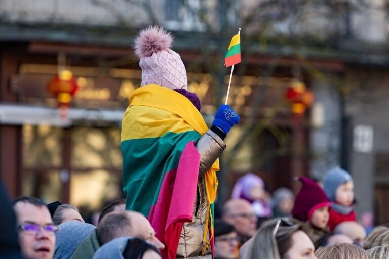 Литовцы больше всего доверяют полиции, армии и церкви – соцопрос