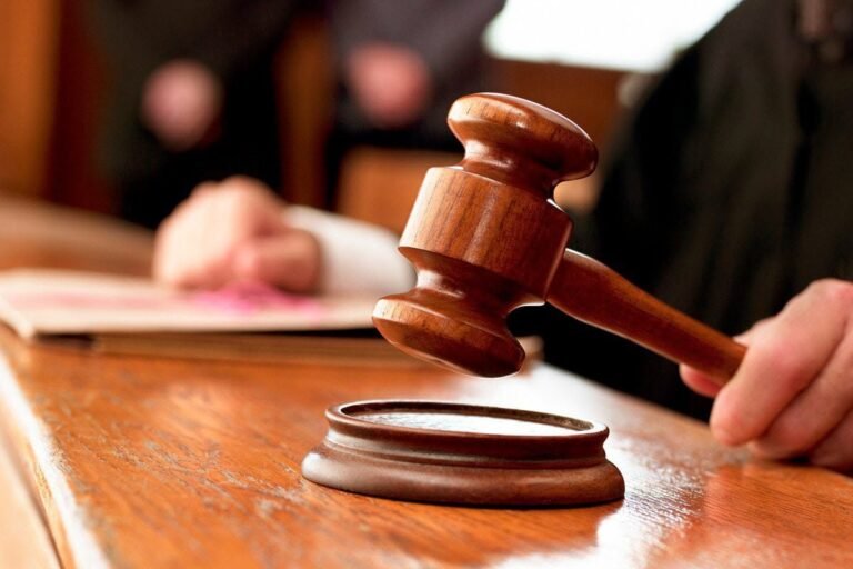 В России военный суд отправил в колонию священника за критику Путина