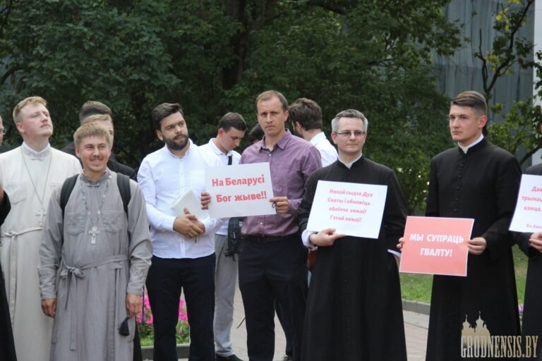 Правозащитникам известно о 25 политзаключенных христианах в Беларуси