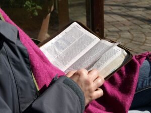 В Великобритании растёт интерес к религии, но знания о вере ослабевают